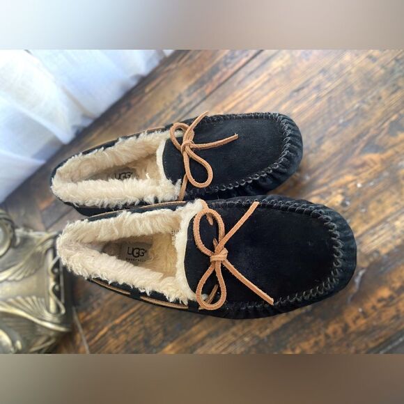 UGG Dakota Suede Moccasin Bow Indoor Outdoor Women's Slipper Shoe US 7 - Picture 6 of 13